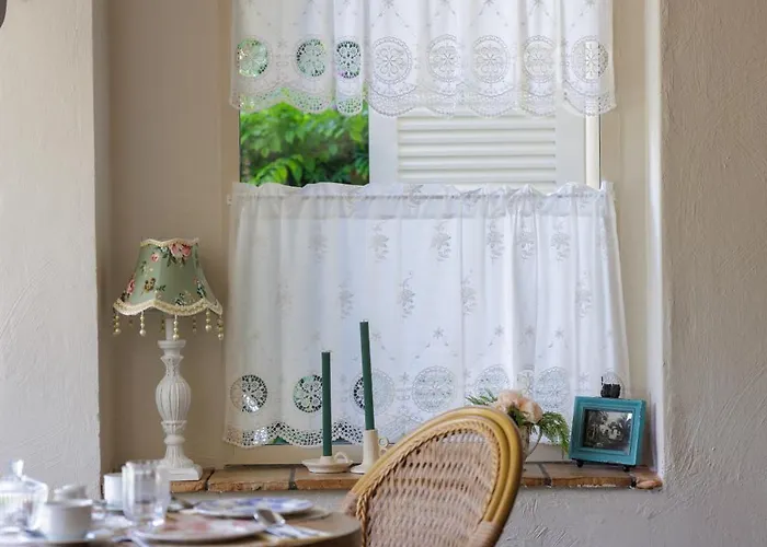 La Sainte Valerie Adults Only מלון