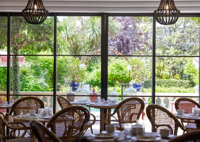 La Sainte Valerie Adults Only ז'ואן-לה-פינס